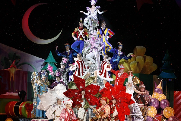 Cirque Dreams Holidaze