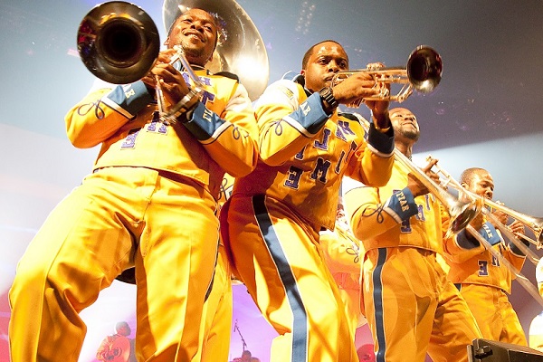 DRUMLine Live!