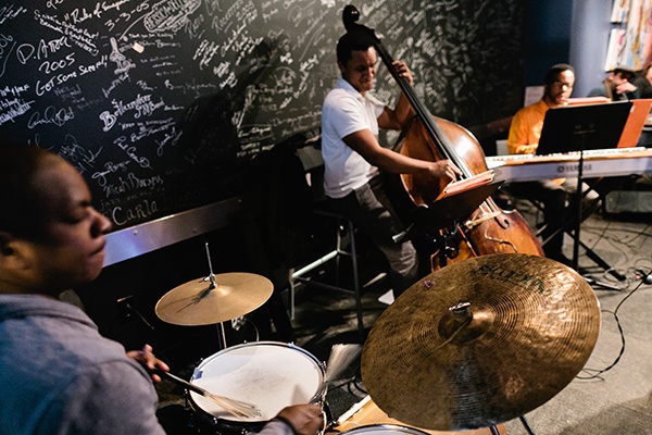 Alexander Peck Trio