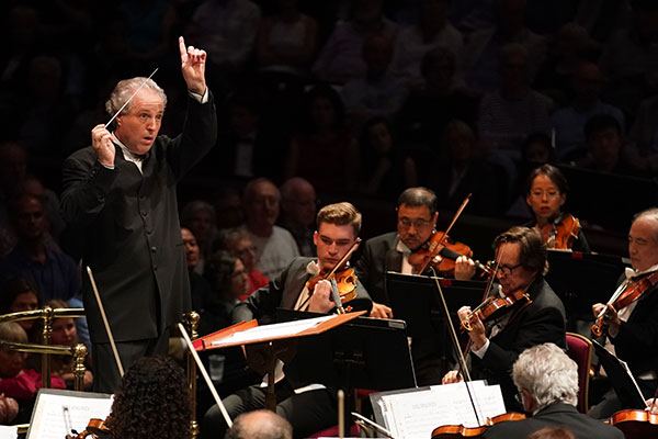 Honeck Conducts Mozart & Schubert