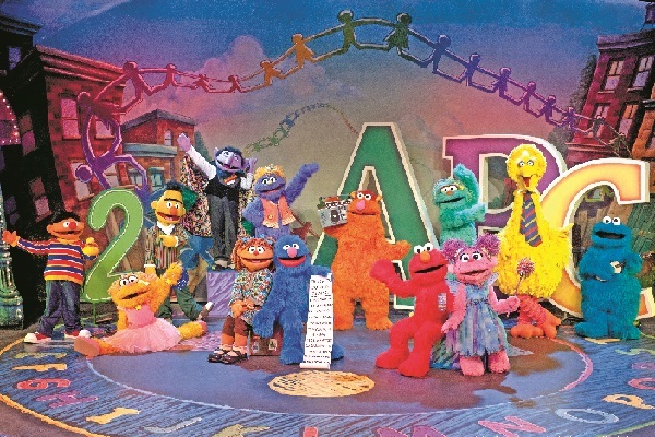 Sesame Street LIVE: Make a New Friend