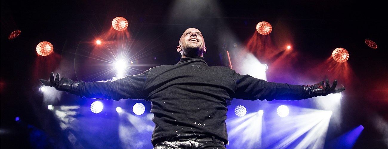 Photo of Jonathan Goodwill, the Daredevil in Illusionists
