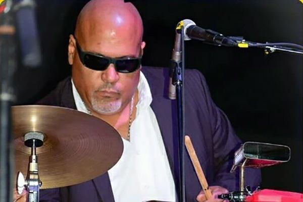 Noël Quintana & The Latin Crew