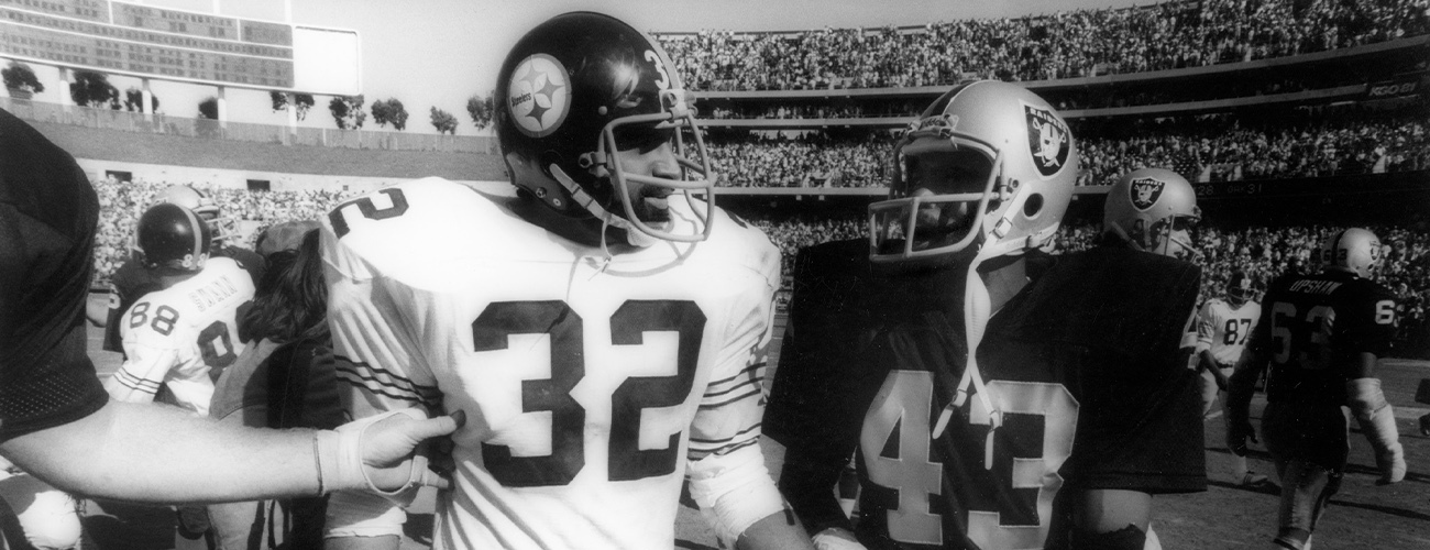 Michael Zagaris: 60 Years of NFL Photography - Tito Way Billboards