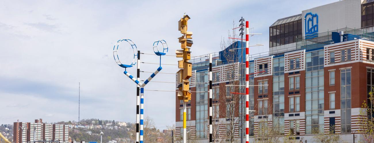 Lenka Clayton and Phillip Andrew Lewis, Bird Circus