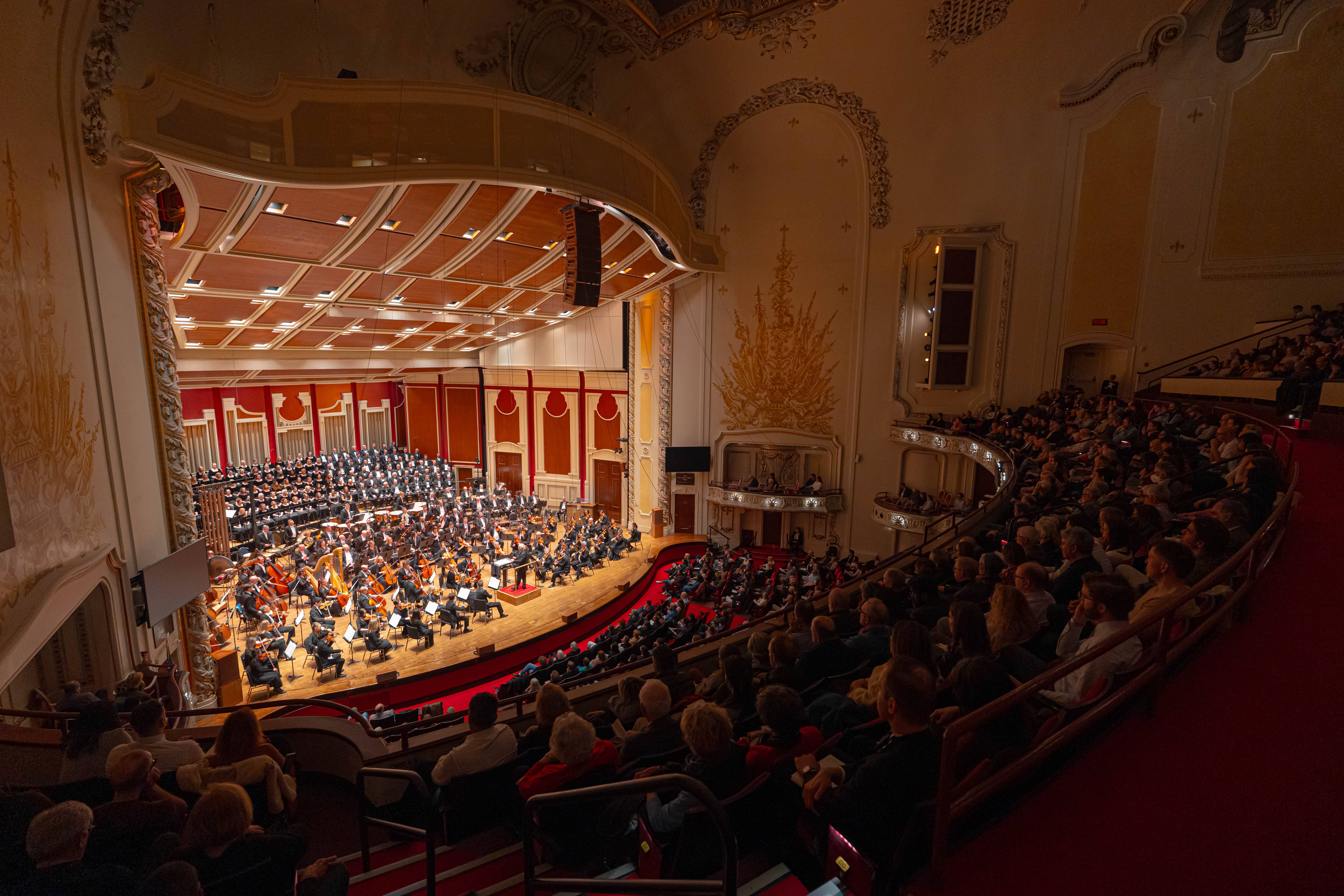 Pittsburgh Symphony Orchestra performing