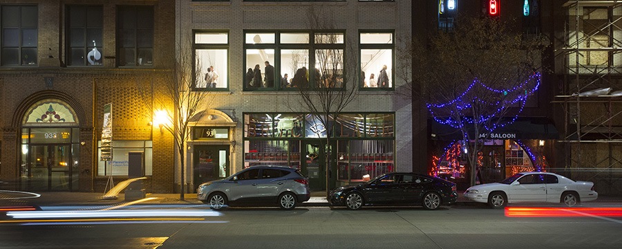 the exterior of 937 gallery at night